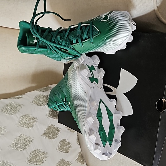Under Armour football cleats - Picture 3 of 3